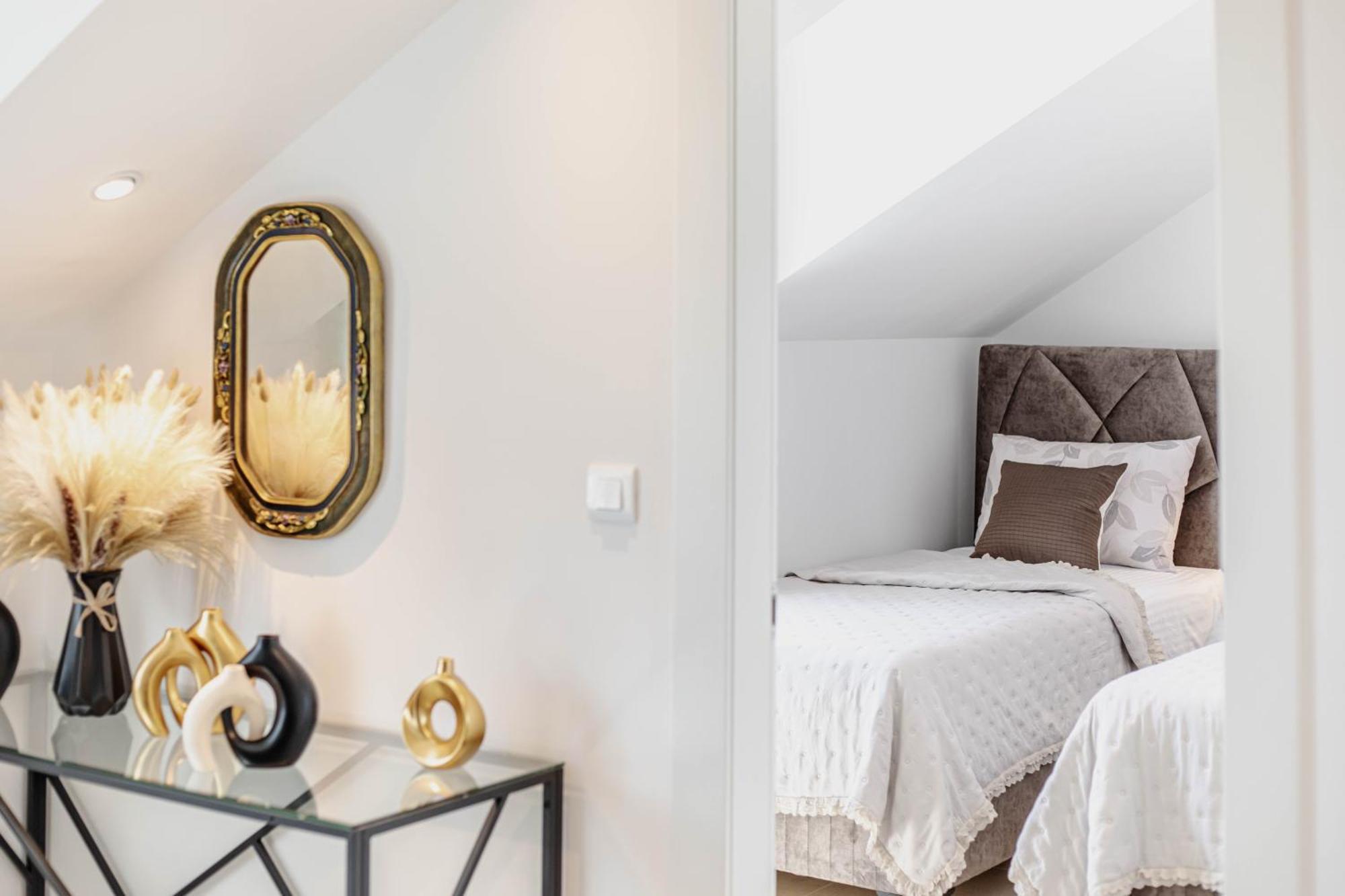 Monfrina 3 Luxury Apt In The Old Town Near Beach