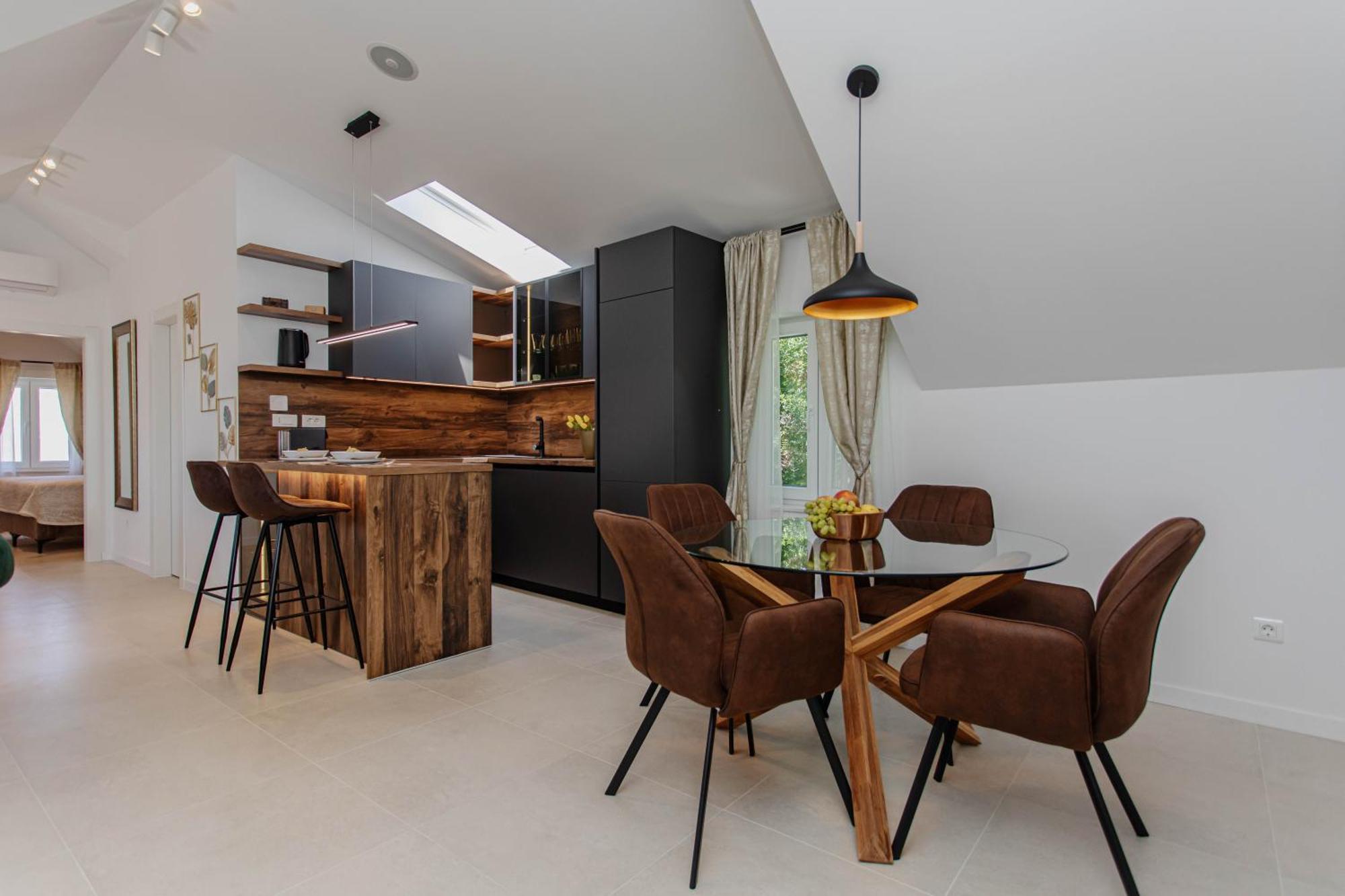 Monfrina 3 Luxury Apt In The Old Town Near Beach *