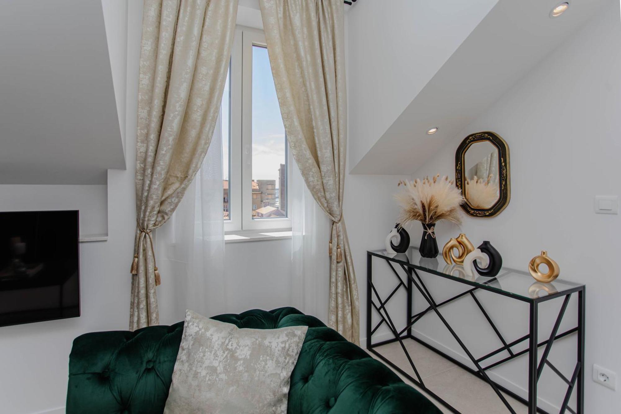 Monfrina 3 Luxury Apt In The Old Town Near Beach Apartman *