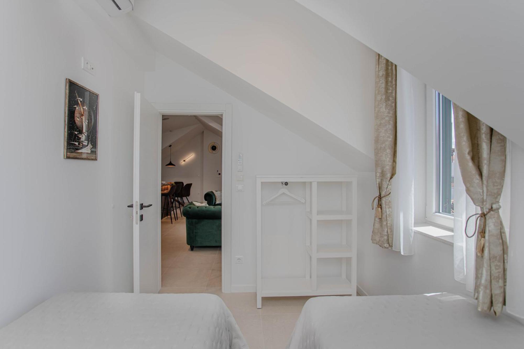 Monfrina 3 Luxury Apt In The Old Town Near Beach Apartman Split