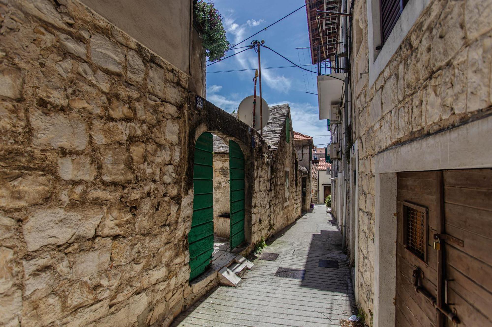 Monfrina 3 Luxury Apt In The Old Town Near Beach *
